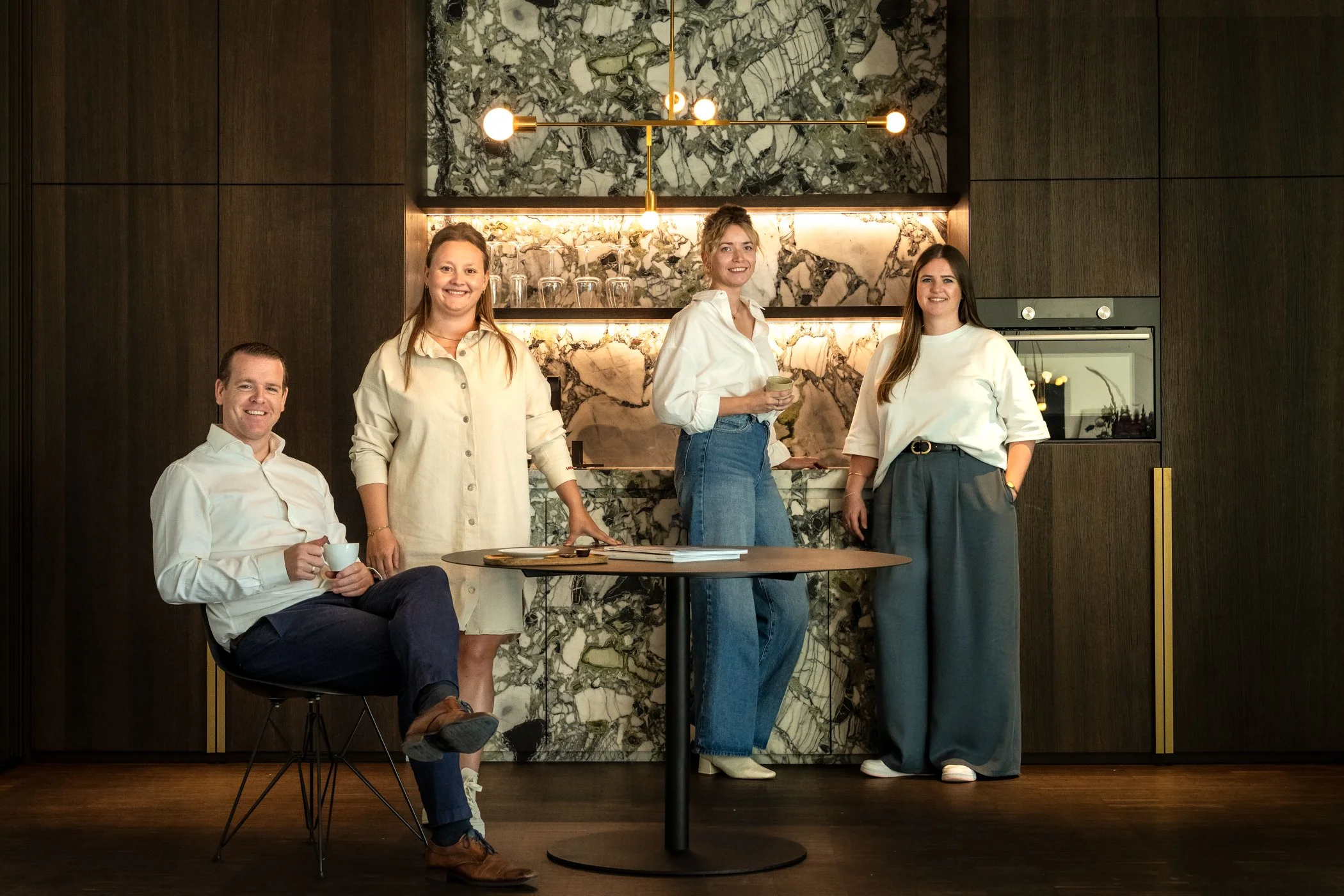 Het team van Imore in hun kantoor