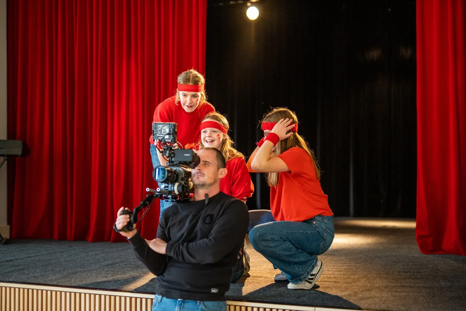 Cameraploeg tijdens de opname van de SJB-videoclip